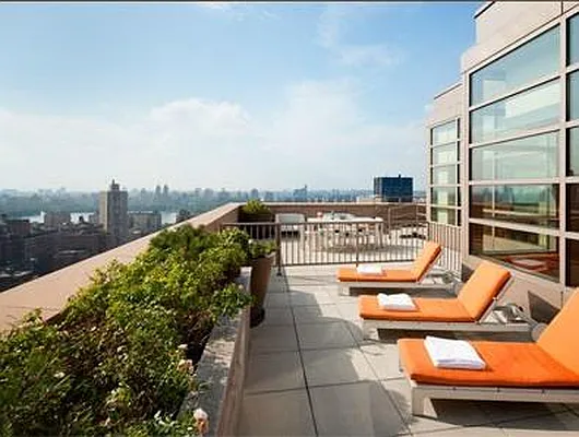 Rented by R New York | media 22