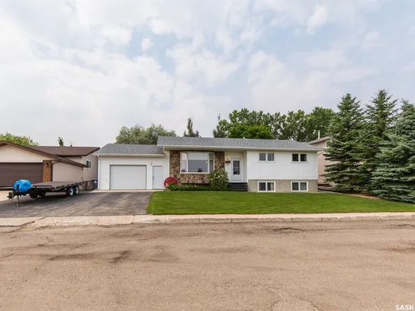 729 Saskatchewan AVENUE, Kerrobert, SK S0L 1R0