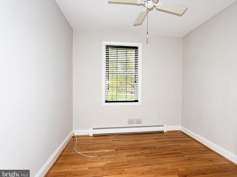 8426 Pleasant Plains Rd — Photo 14