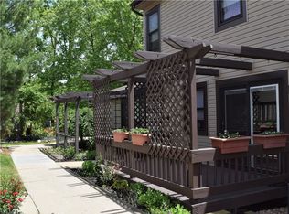 542 Turney Rd APT B, Bedford, OH 44146