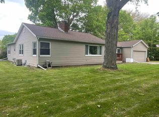 105 Coventry Ct, Midland, MI 48642