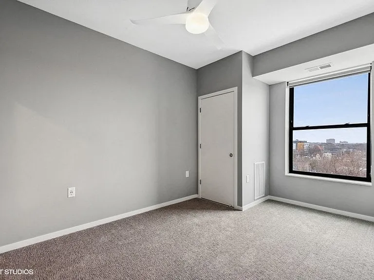 Lago Apartments — Photo 155