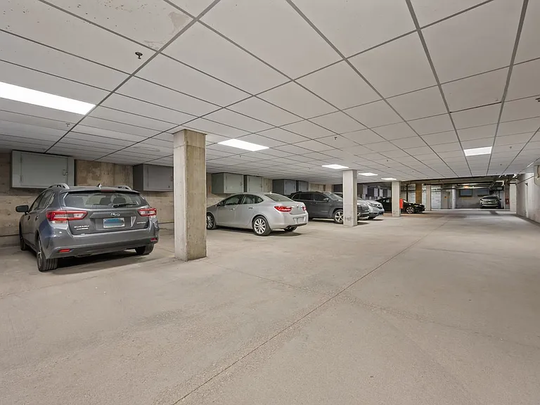 1500 W Monroe St #409 — Photo 16