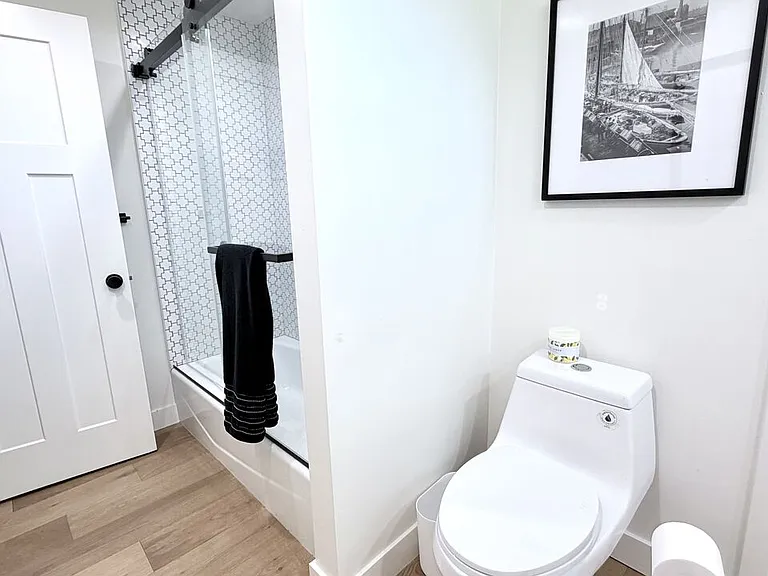 3852 Sherview Dr — Photo 18