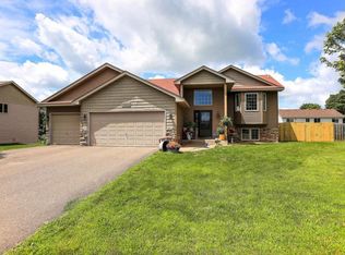 1113 Cimarron Trl SW, Isanti, MN 55040