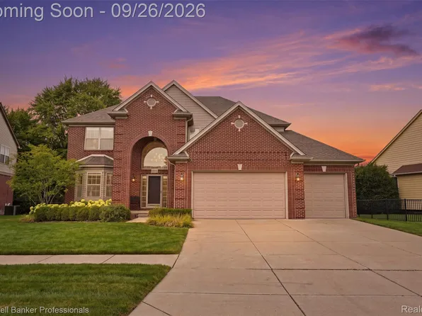 47079 Brennan Dr, Macomb, MI 48044