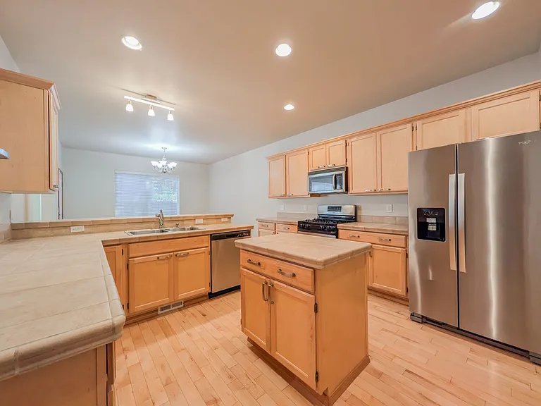 1218 147th Pl SW — Photo 3