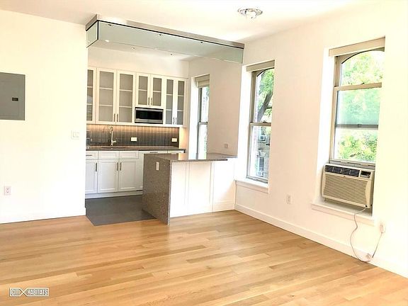 3rd image of 215 W 10th St APT 2D