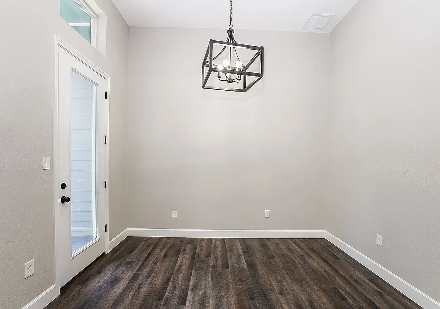 3 Bedroom Single Family in Houston — Photo 4