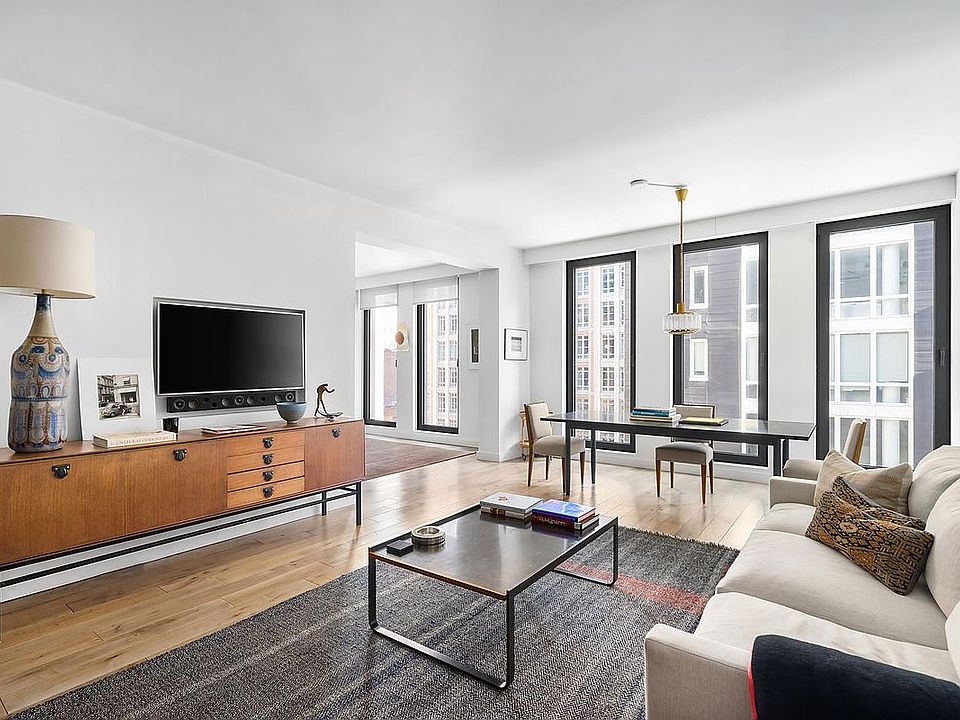 1st image of 15 Renwick St #504