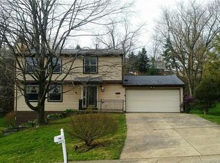 1040 Evergreen Dr, Pittsburgh, PA