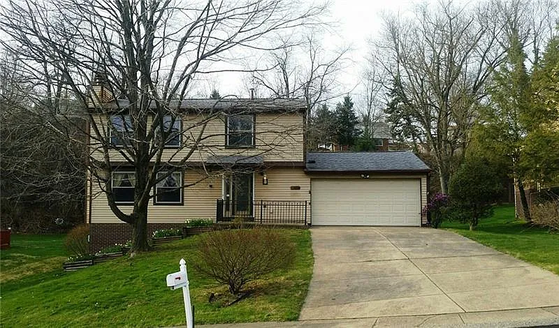 1040 Evergreen Dr photo 1