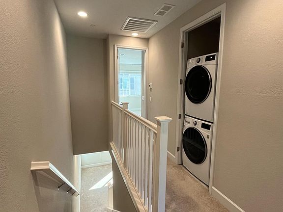 4th image of 221 Laurel Knoll Dr