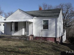 312 S Highland Ave, Creve Coeur, IL 61610