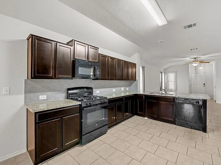 3621 Colorado High Ave — Photo 9