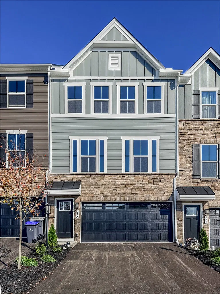 3 bed, 3.5 bath, $4,000 — Photo 1