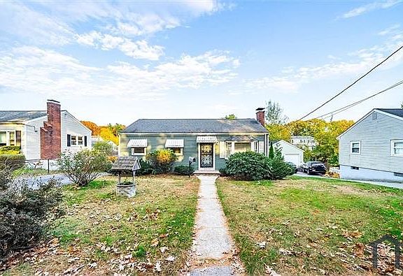 2nd image of 2618 Centre St