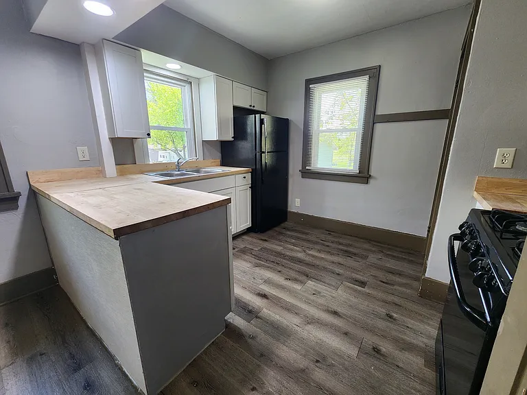 526 Kirkwood Ave — Photo 5