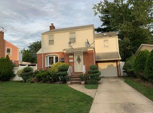 61 Diamond St, Elmont, NY 11003