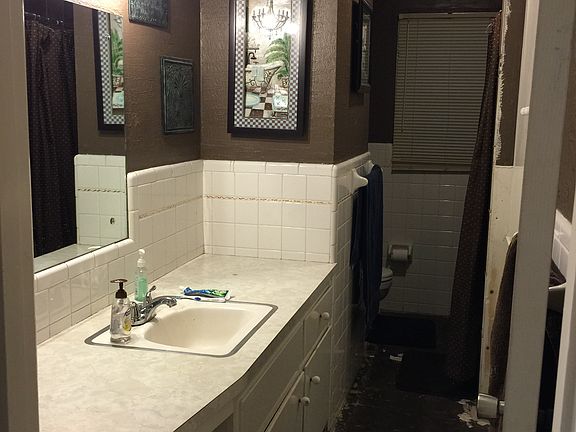 4th image of 213 Elm St