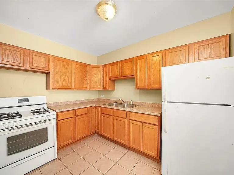 7801 S South Shore Dr — Photo 12
