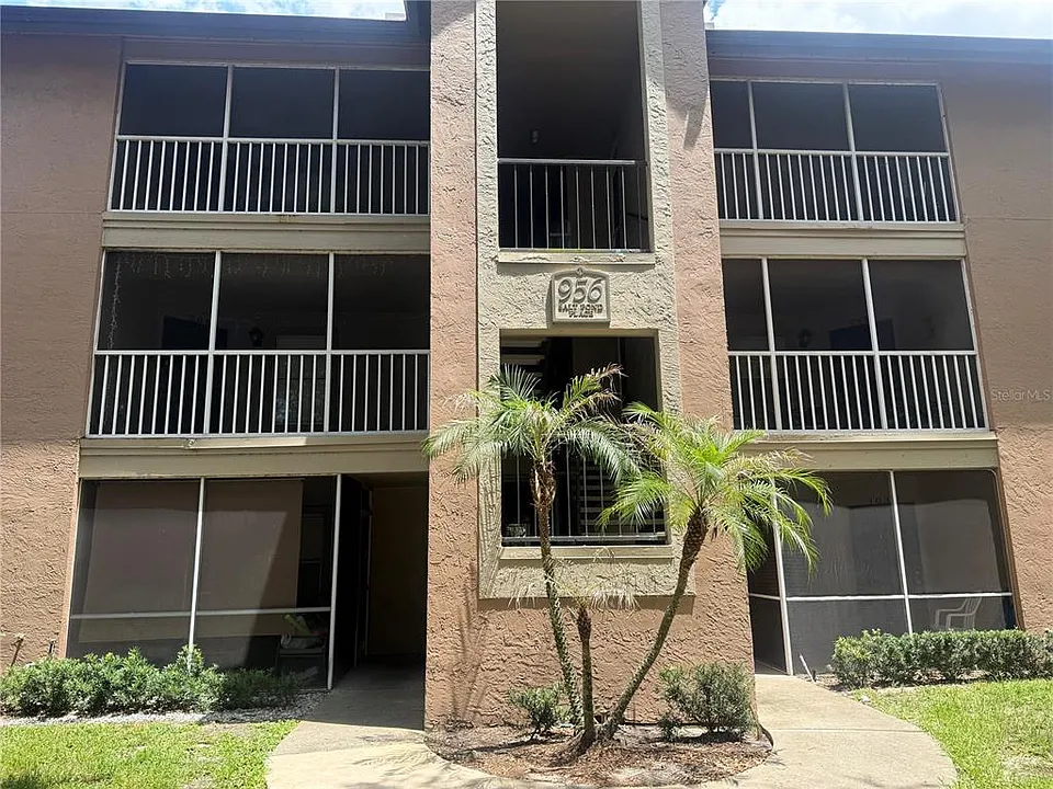 956 Salt Pond Pl #204