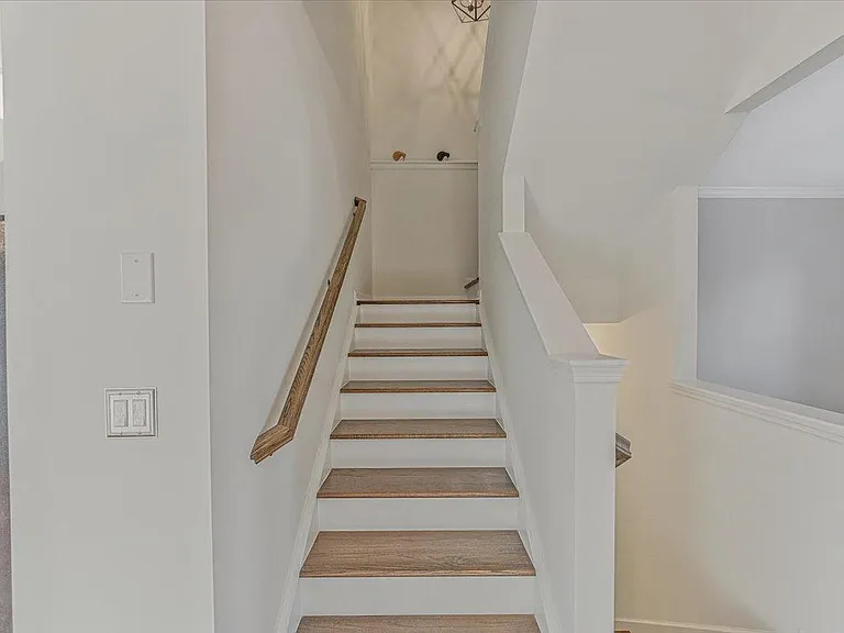 643 Huffine Manor Cir — Photo 12
