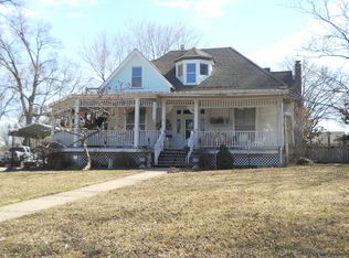 515 S Shaw St, Richmond, MO 64085