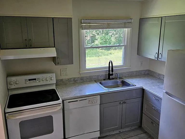 254 Cedarmere Cir — Photo 9