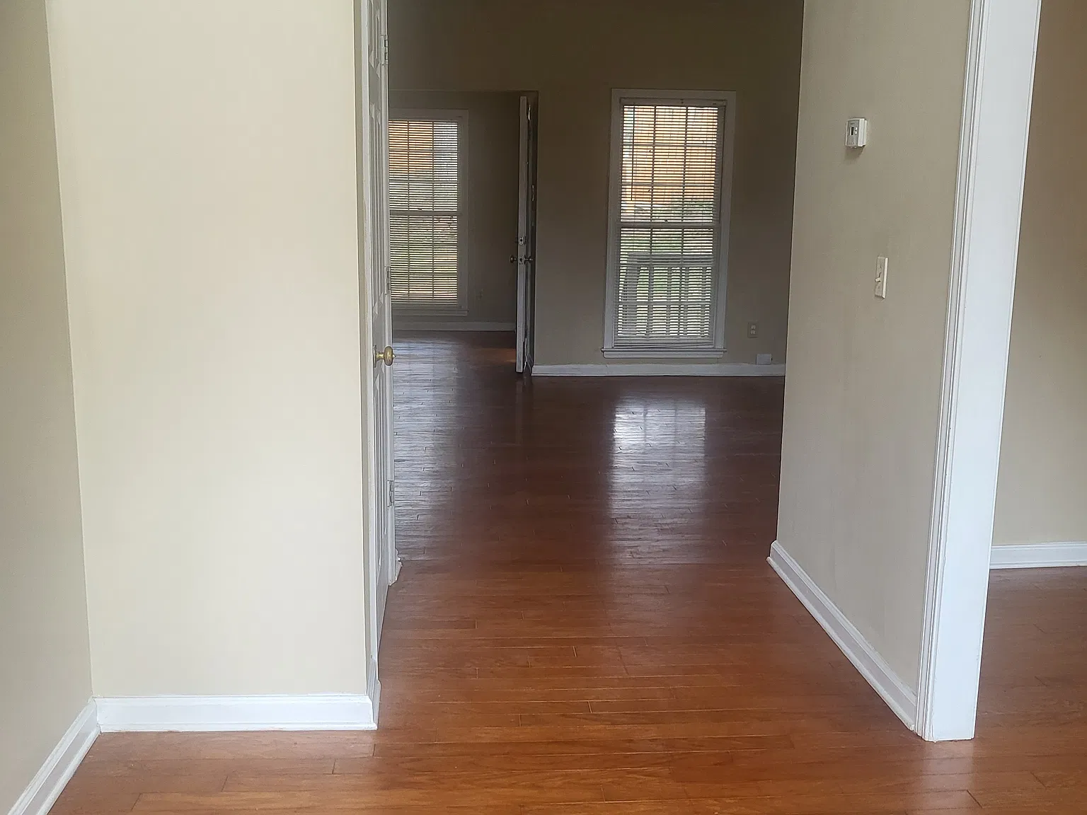 4 bed, 2.5 bath, 2617 sqft, $2,300 — Photo 3