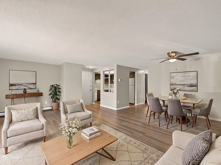 East Towne Apartments — Photo 15