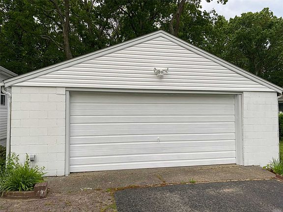 2nd image of 92 Parkwood Dr