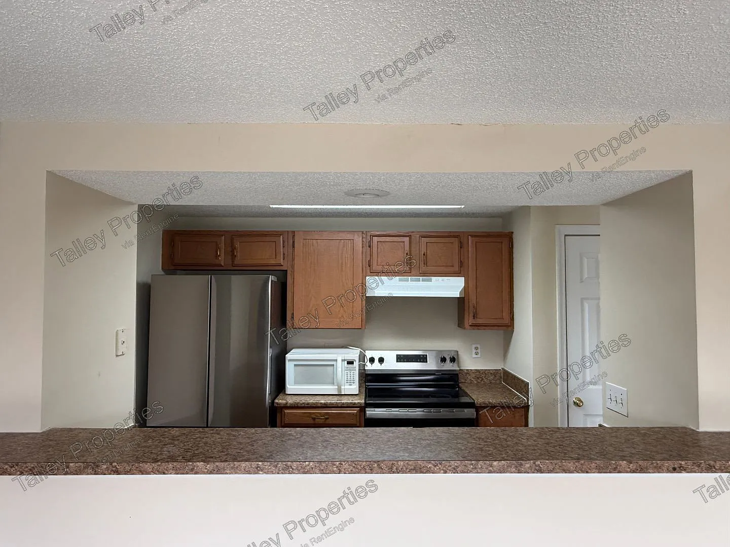 3 bed, 2.0 bath, 900 sqft, $1,249 — Photo 4