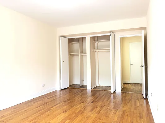 Rented by Kew Forest Realty Inc | media 8