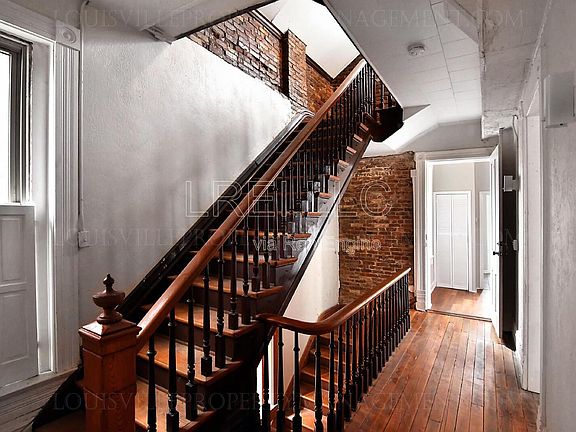 2nd image of 607 E Saint Catherine St #2