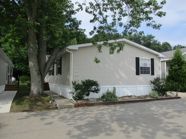 6236 Arrowhead Dr #31, Fennville, MI 49408