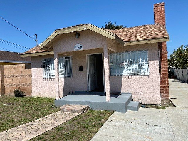 1st image of 1027 W 109th St