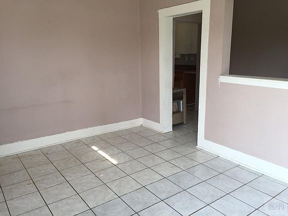5th image of 2105 71st St