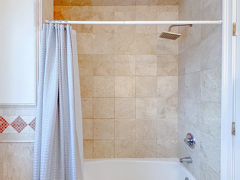 87 Stephen St #1C — Photo 40