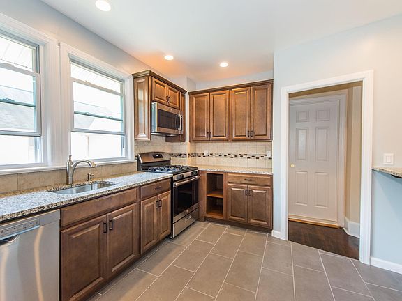 Updated Kitchen with Dishwasher