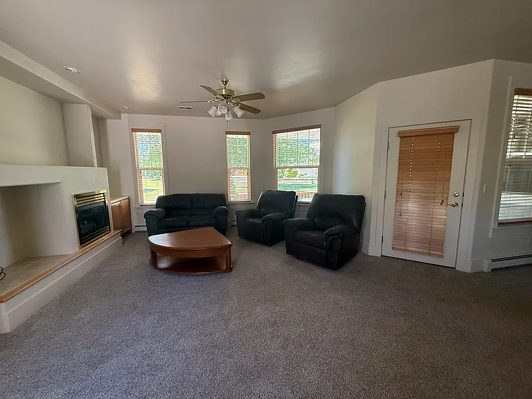 1155 Primrose Ln — Photo 8