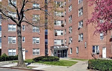 3725 Henry Hudson Pkwy W in Riverdale