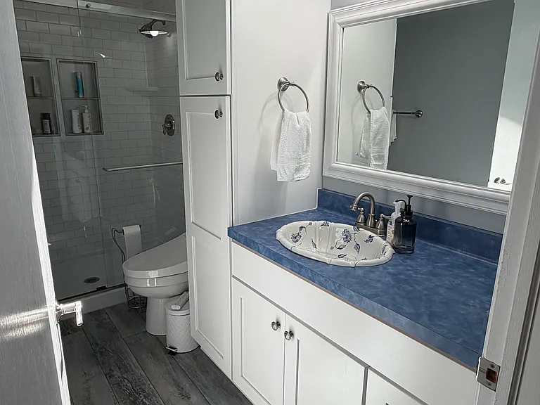 W176N8625 Sunset Ridge Dr — Photo 15