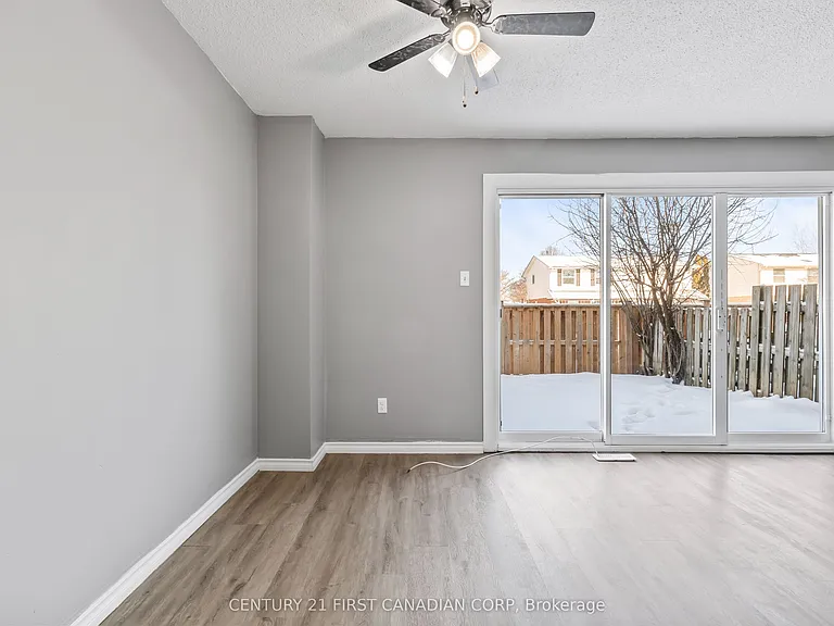500 Osgoode Dr #20 — Photo 8
