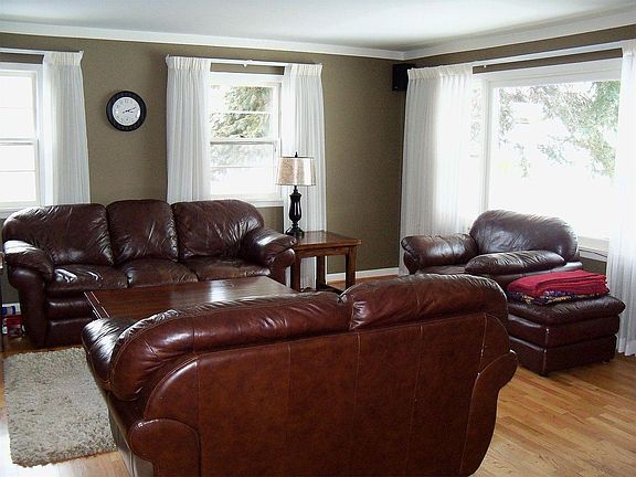 2nd image of 107 S Crestwood Dr