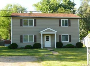 414 W Hamburg St APT B, Pinckney, MI
