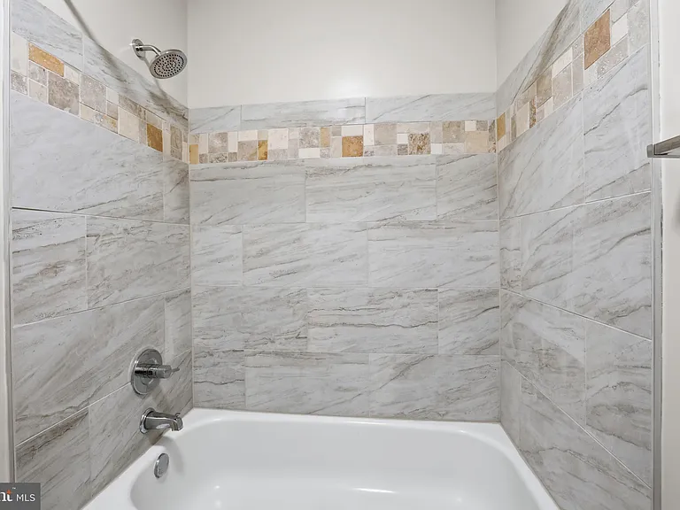 2844 Yarling Ct — Photo 17