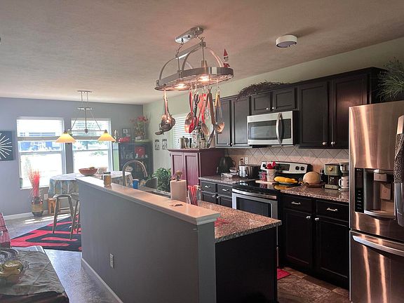 5th image of 873 Hile Dr E