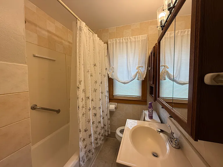 8369 Harding Ave — Photo 11