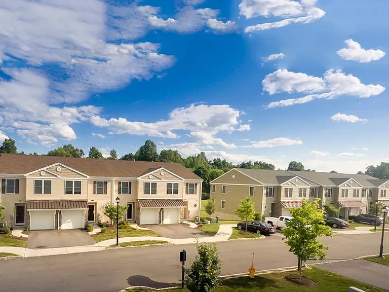 Orchard Hills Landings — Photo 13